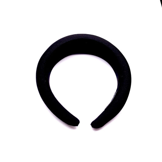 Plush velvet headband for women with soft and comfortable fit
Paris catwalk-inspired velvet hair accessory for casual and party looks
Stylish women’s headband in luxurious velvet material
Super soft velvet headband adding elegant accent to hairstyles