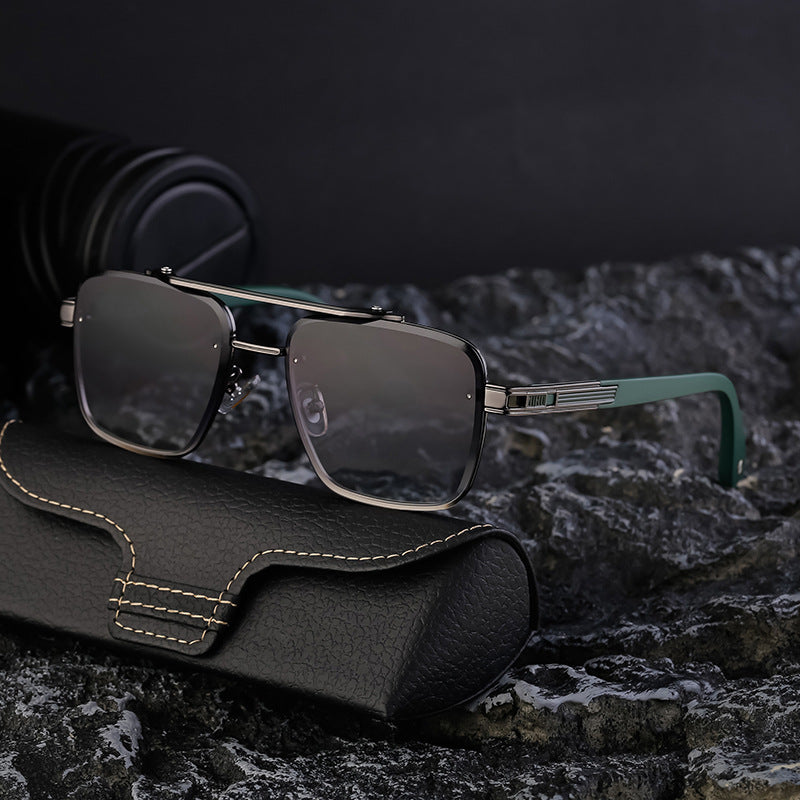 Retro men sunglasses lightweight UV protection vintage style
Stylish male sunglasses casual retro fashion eyewear
Lightweight PC lens sunglasses for men outdoor wear
Trendy retro sunglasses 7 color options for men