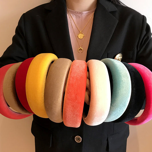 Plush velvet headband for women with soft and comfortable fit
Paris catwalk-inspired velvet hair accessory for casual and party looks
Stylish women’s headband in luxurious velvet material
Super soft velvet headband adding elegant accent to hairstyles
