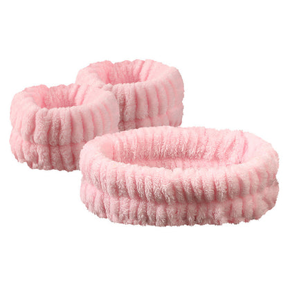 No-Drip Face Wash Set featuring soft wrist washbands and a stretchy makeup headband designed to keep water from running down arms and hair while cleansing the face.”