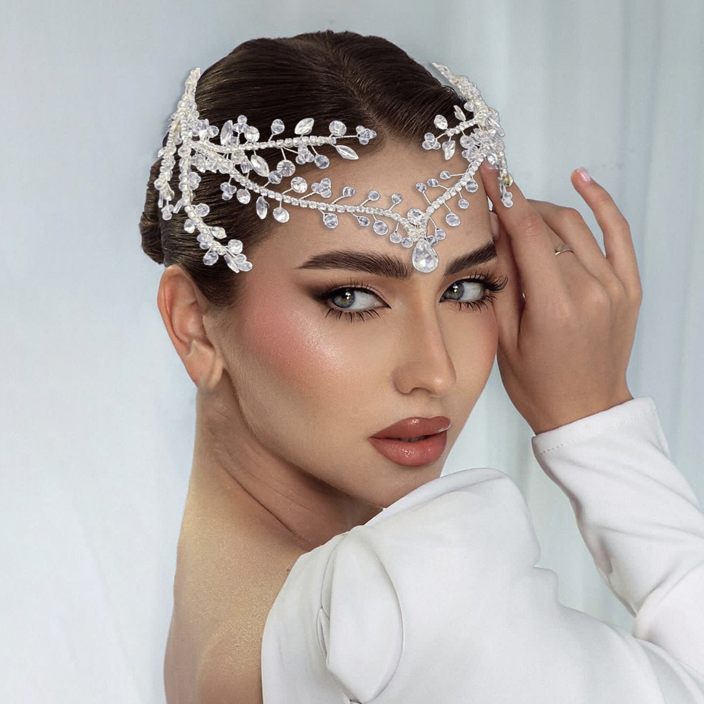 Handmade rhinestone forehead chain floral hair accessory
Double comb jeweled headpiece for women
Sparkling floral hair clip with rhinestones
Elegant forehead ornament in multiple colors