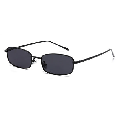 Retro unisex sunglasses black metal frame UV protection
Stylish gold frame sunglasses for men and women outdoor wear
Lightweight silver retro sunglasses fashion eyewear close up
Classic bronze lens sunglasses UV protection travel style