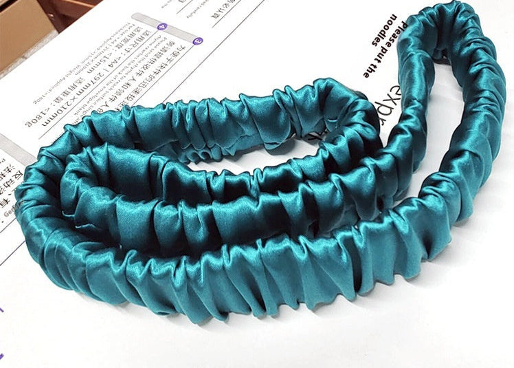Silk Sports Headband – Non-Slip Wave Hair Band for Skincare & Workout Use.