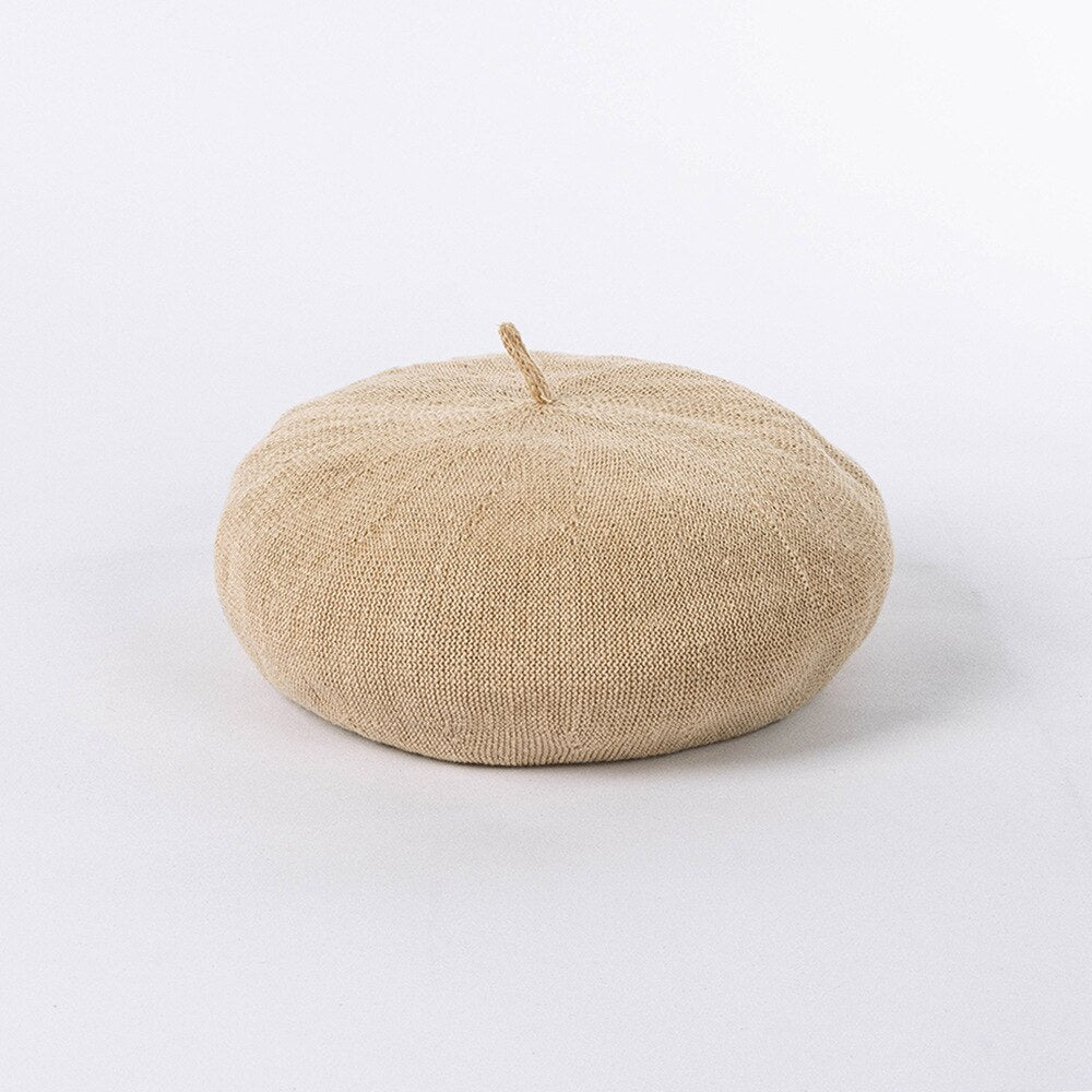 Breathable linen painter cap for women in summer
Classic beret with structured dome crown and deep brim
Lightweight, adjustable summer hat for casual and travel wear
Handmade linen cap with minimalist solid colors