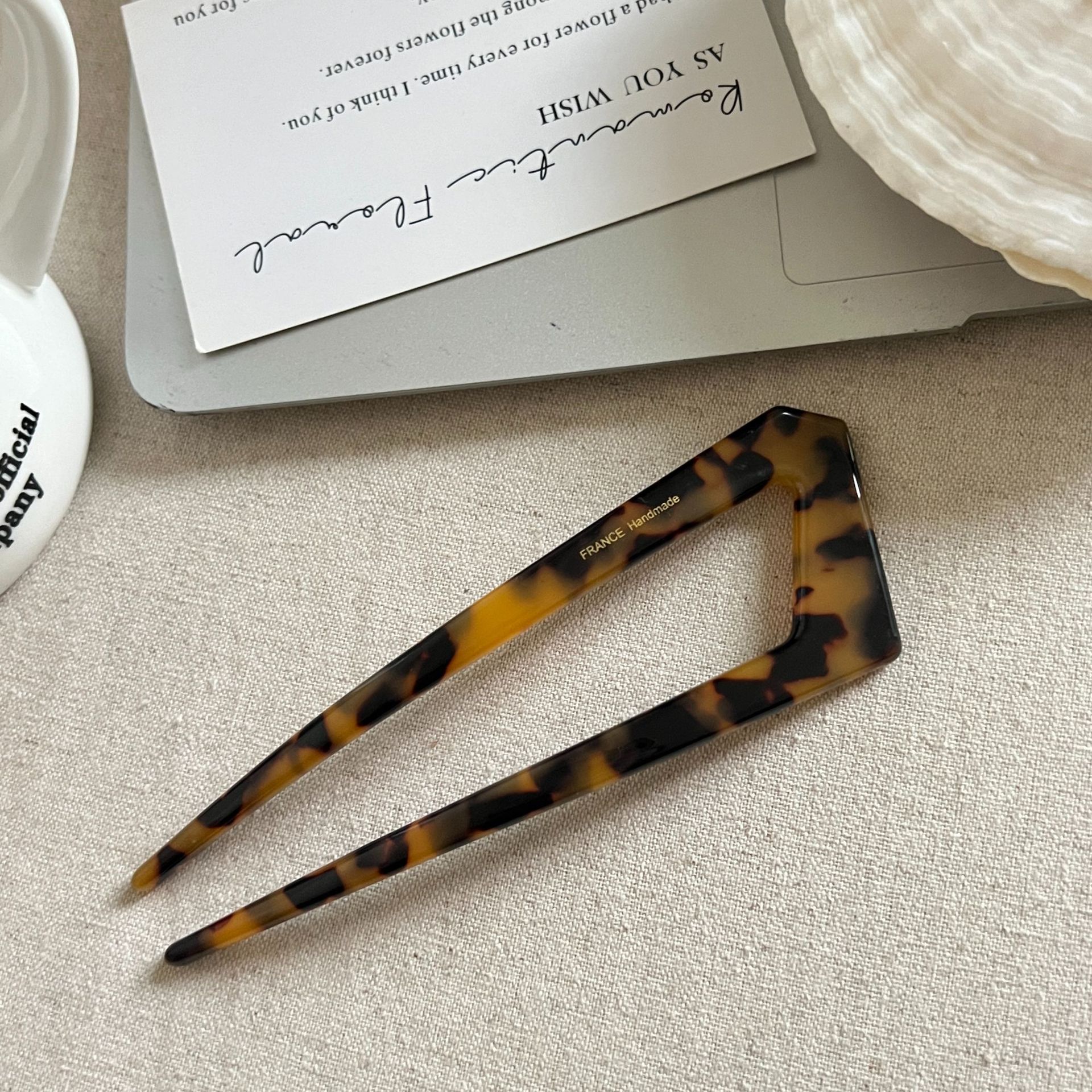 korean u shaped hairpin acetate stylish hair accessory
non slip hair pin secure hold updo styling clip
acetate hairpin minimalist trendy women hair clip
lightweight u shape hair stick everyday styling