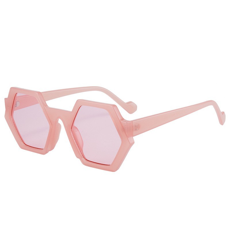 Polygonal sunglasses with geometric frame for modern fashion style
Unisex retro sunglasses with unique angular design
Stylish polygon sunglasses for men and women outdoor wear
Lightweight geometric sunglasses for daily fashion and sun protection