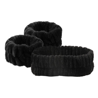 No-Drip Face Wash Set featuring soft wrist washbands and a stretchy makeup headband designed to keep water from running down arms and hair while cleansing the face.”