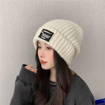 Plush winter hat for women warm soft windproof design
Face slimming wool hat with tall crown stylish fit
Cozy winter cap in multiple colors for cold weather
Soft warm hat protecting from wind and cold outdoors